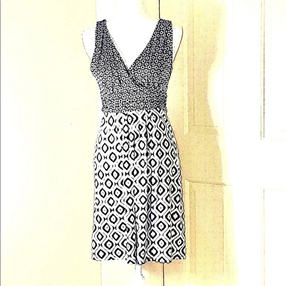 NEW with Tags 🔖 Ann Taylor White/Black Patterned Sleeveless Dress - Small